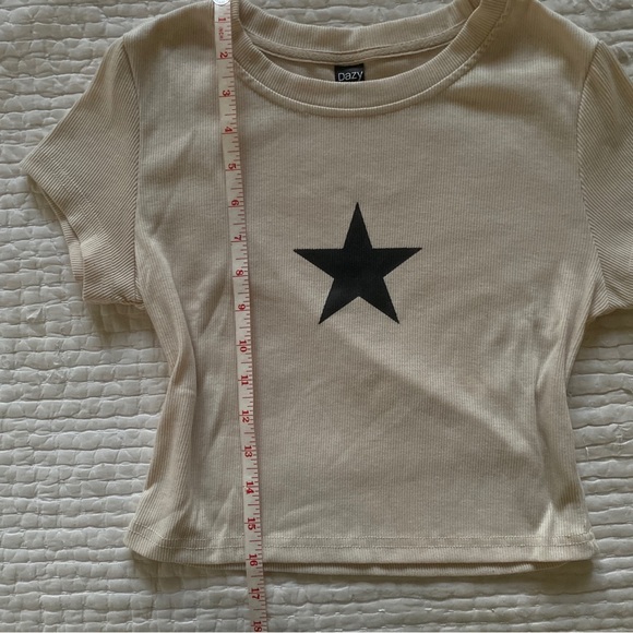 Star Graphic Crop Baby Tee - Picture 3 of 4